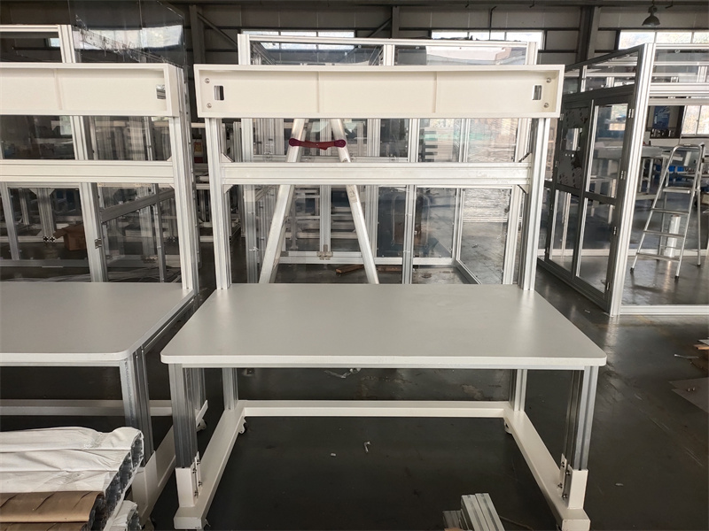 小黄片入口链接双层工作台车间